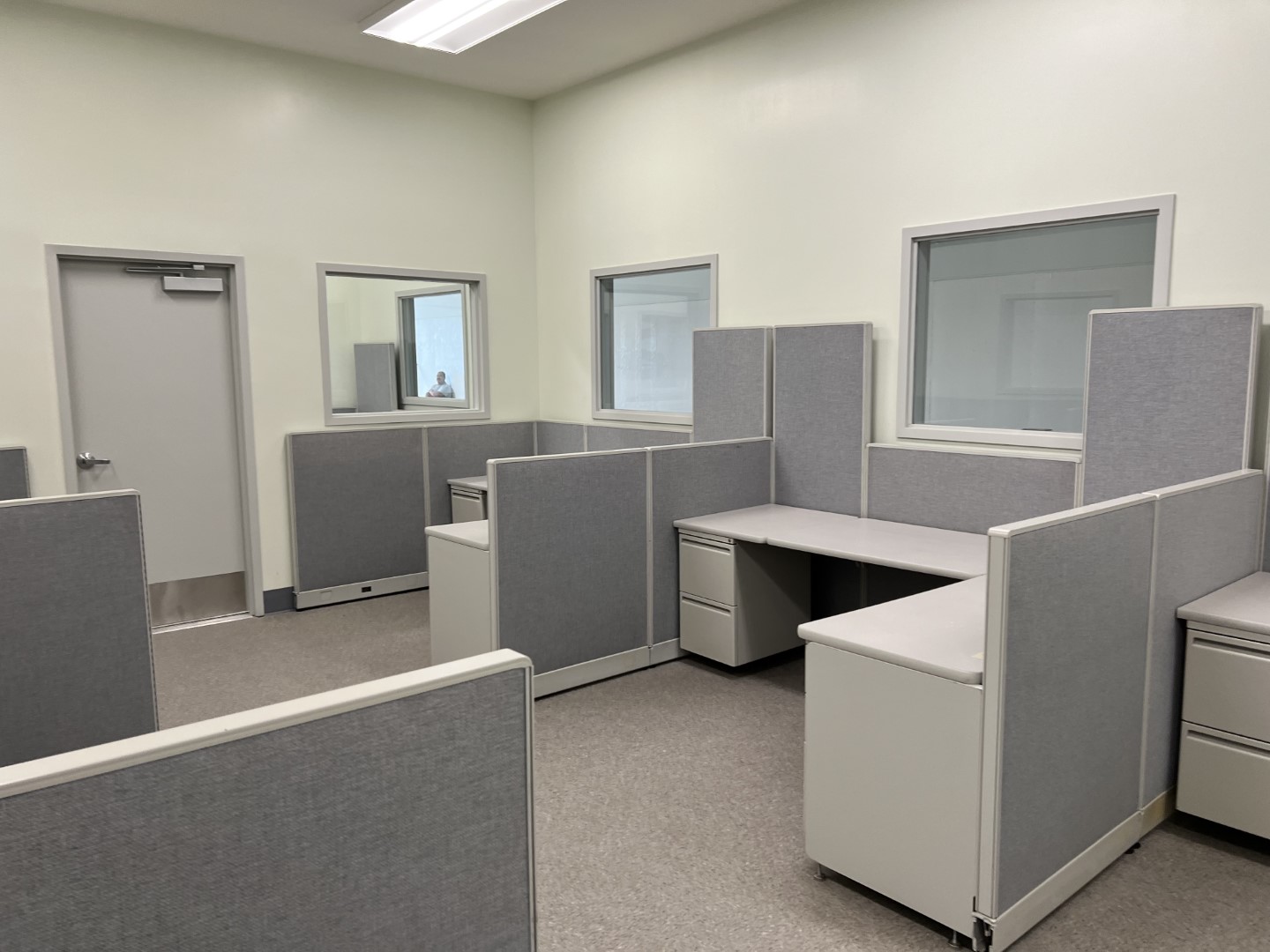 Caltrans Santa Fe Springs workstation bank | Completed