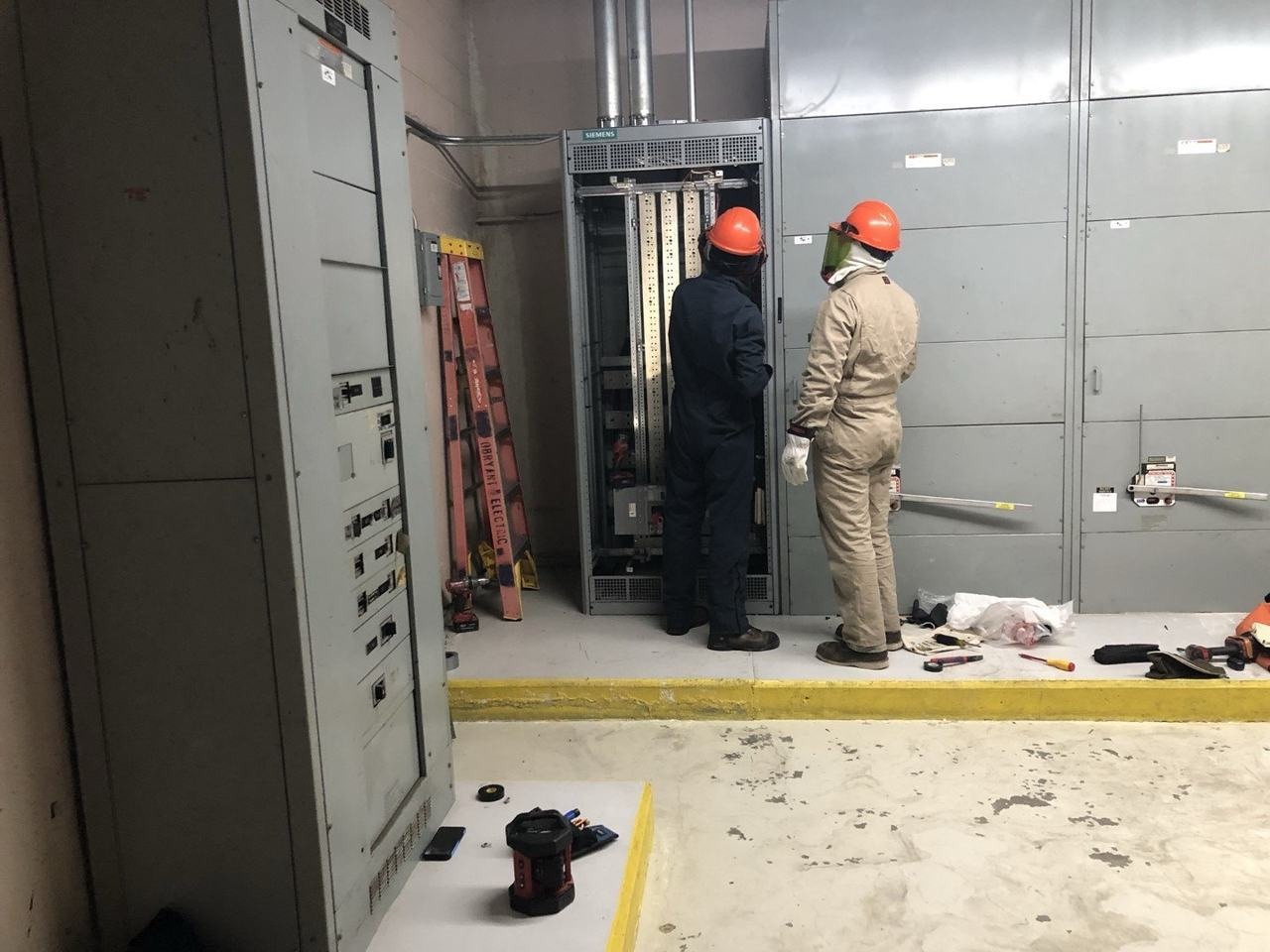 Tenant electrical removal during the Dassault Systèmes Woodland Hills decommissioning