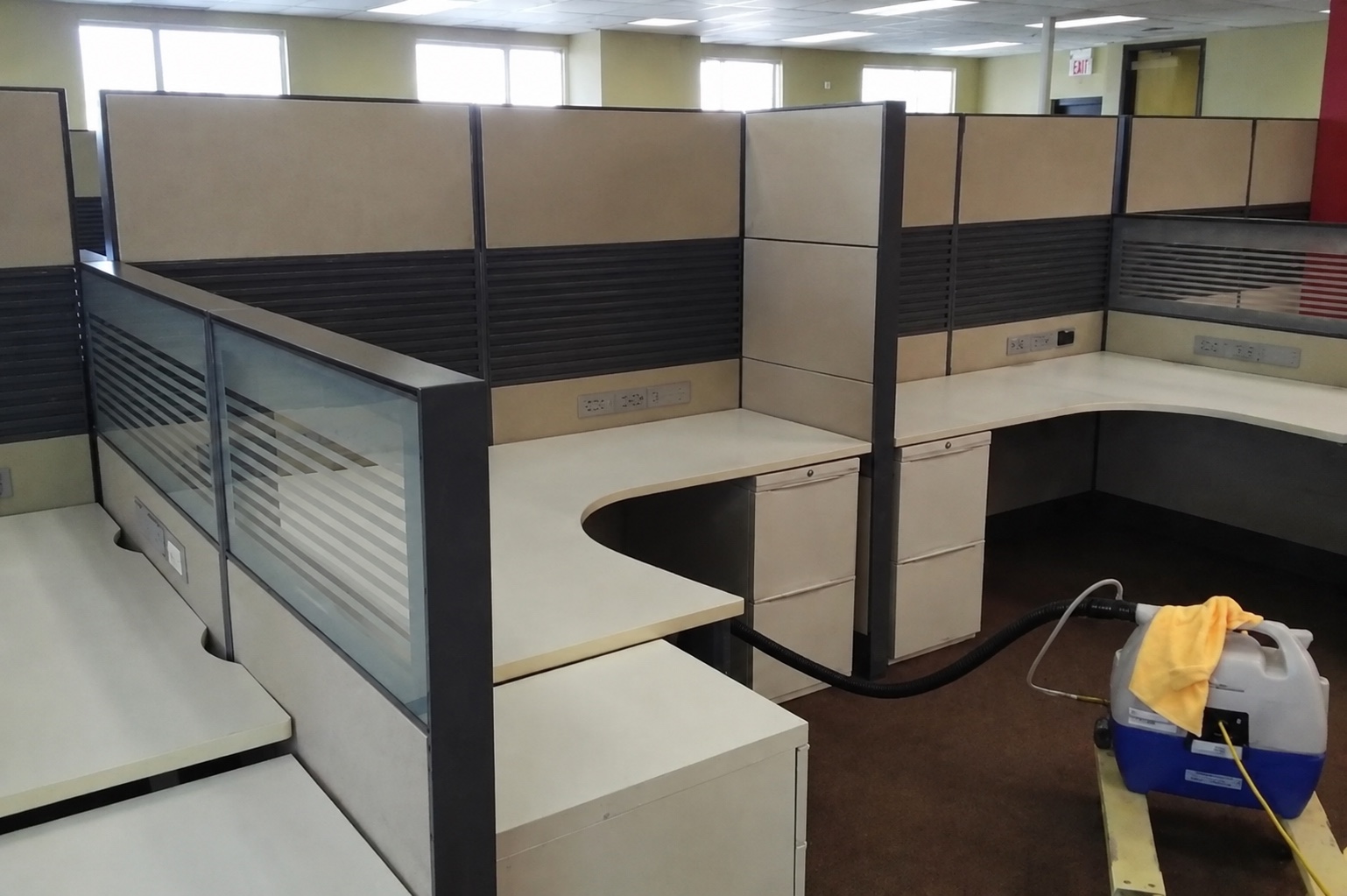 Workstation cleaning during the Chicago installation and handoff